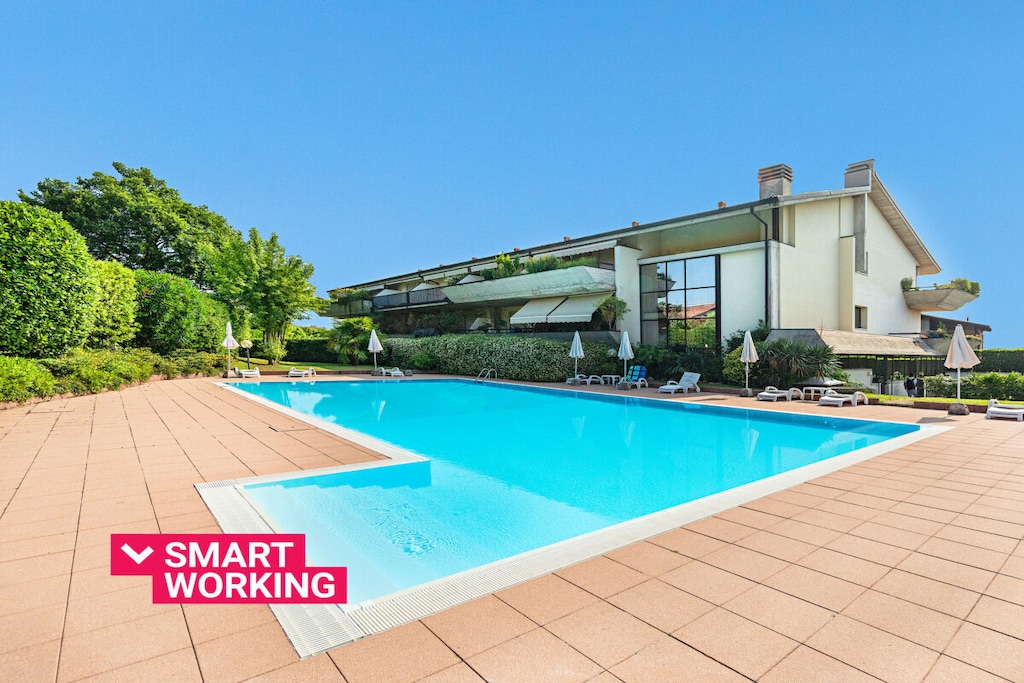 Ground floor: (Living room(double sofa bed, TV), Kitchen(electric kettle, toaster, coffee machine, microwave, dishwasher, fridge, freezer, dishes and cutlery), bedroom(double bed), bathroom(shower))\n\nInternet access, Internet access, washing machine, garden(garden furniture, swimming pool), iron