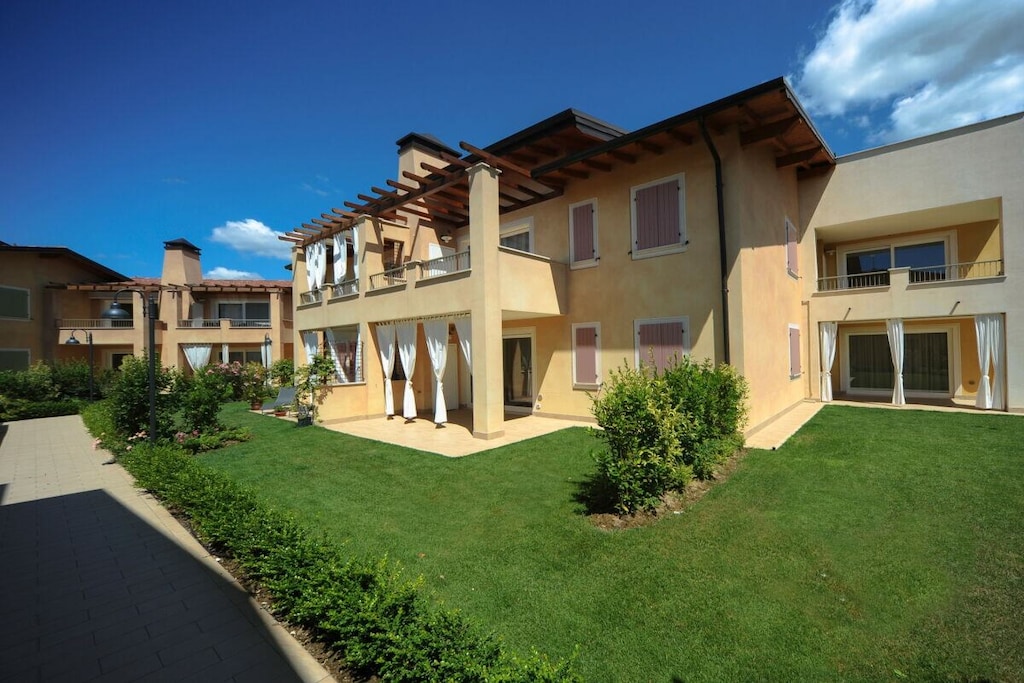 Le Corti Caterina B2 Comfortable holiday residence