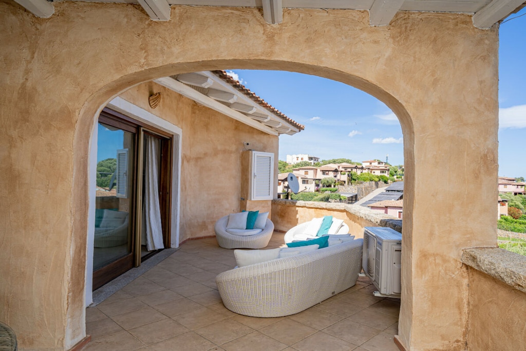 Ground floor: (Living room(TV), Kitchen(hob, electric kettle, toaster, coffee machine, oven, dishwasher, fridge, Food processor, dishes and cutlery), bedroom(single bed, double bed), bedroom(single bed, double bed), bedroom(single bed, double bed), bathroom(shower), bathroom(shower), sauna(private outdoor pool))\n\nbalcony