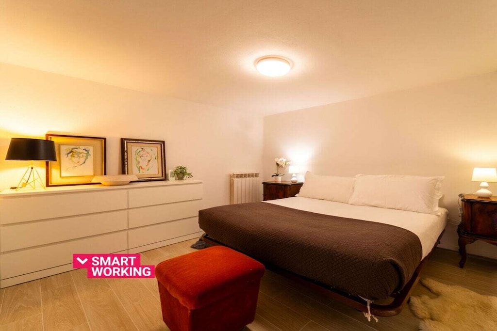 Ground floor: (Living room(single sofa bed, TV), Kitchen(stove, electric kettle, toaster, oven, fridge, freezer, Food processor), bedroom(double bed), bathroom(shower))\n\nguest toilet, Internet access, washing machine, parking, iron