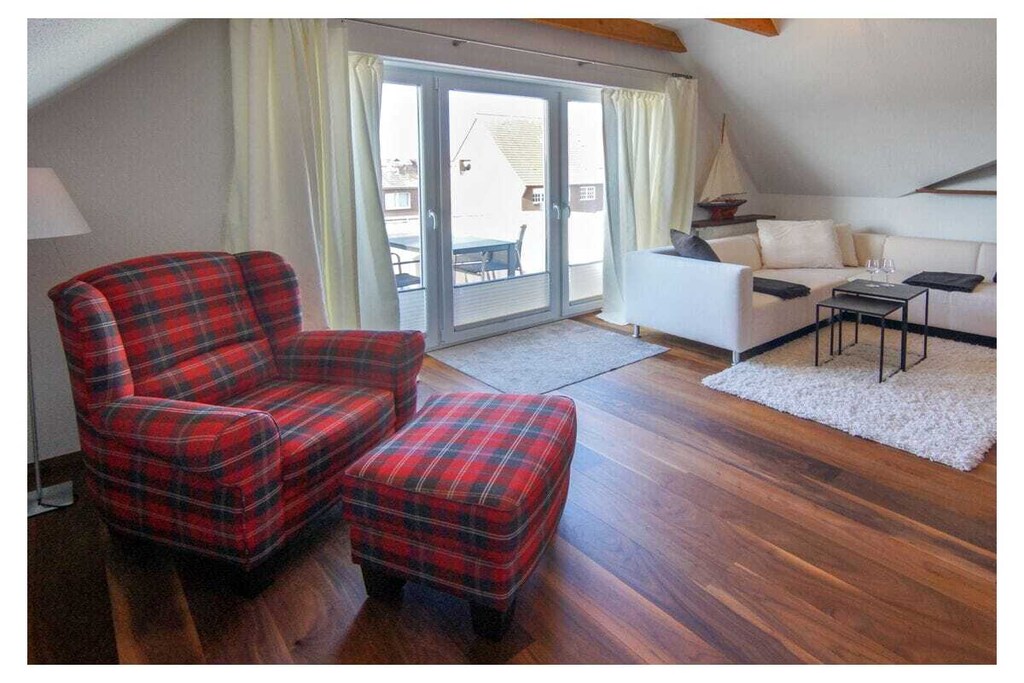 Ground floor: (hallway, Living room(TV, CD player, heating), Kitchen(hob, electric kettle, toaster, coffee machine, oven, dishwasher, fridge, freezer, high chair, dishes and cutlery), bedroom(double bed, bunk bed, children\'s bed), Children\'s bedroom, bathroom(shower, hairdryer))\n\nFire Alarm, Internet Access DSL, Vacuum Cleaner, Internet access, Internet access, washing machine, balcony(balcony), garden furniture, iron, drying cabinet