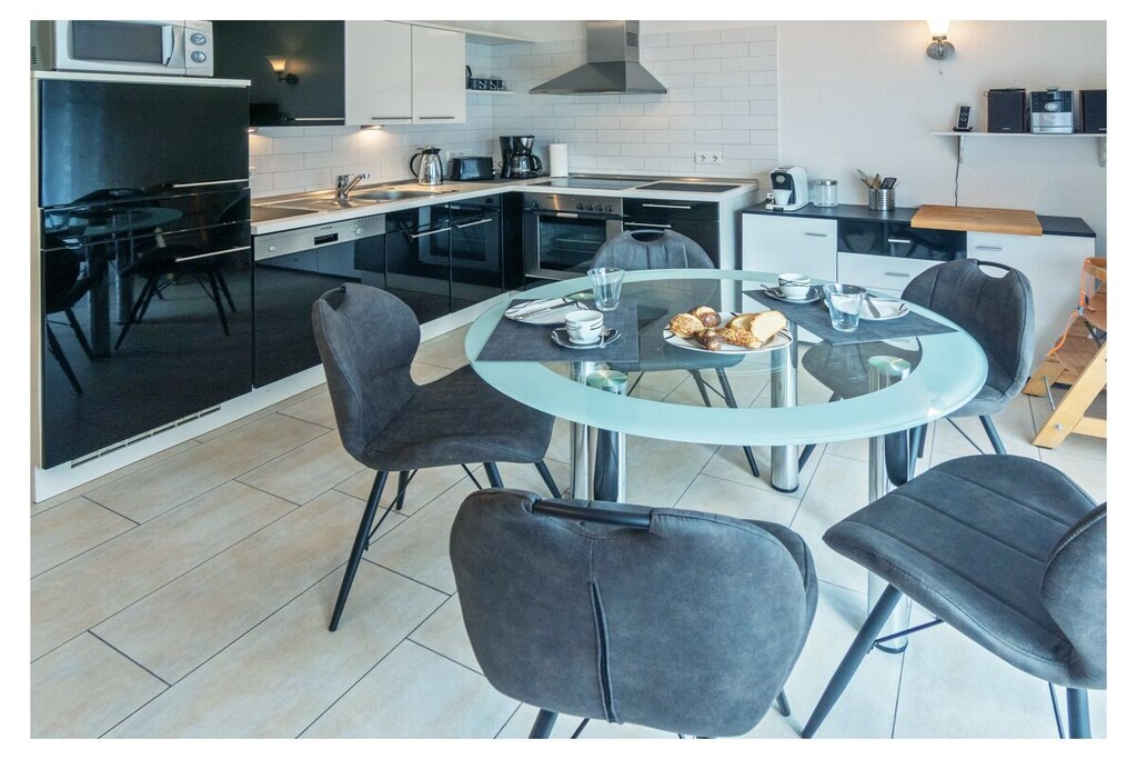 Ground floor: (hallway, Living room(single sofa bed, TV, DVD player, radio, heating), Kitchen(hob, electric kettle, toaster, cooker, coffee machine, oven, microwave, dishwasher, fridge, freezer, high chair, dishes and cutlery), bedroom(double bed, children\'s bed, insect screens), bathroom(shower, toilet, hairdryer))\n\nterrace