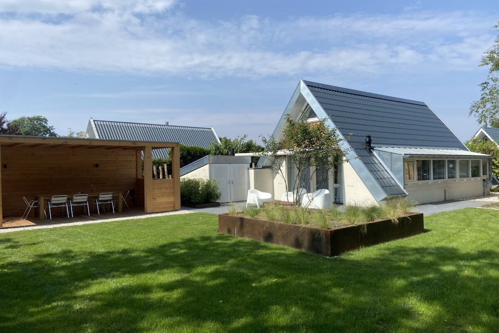 SP 13 Comfortable holiday residence