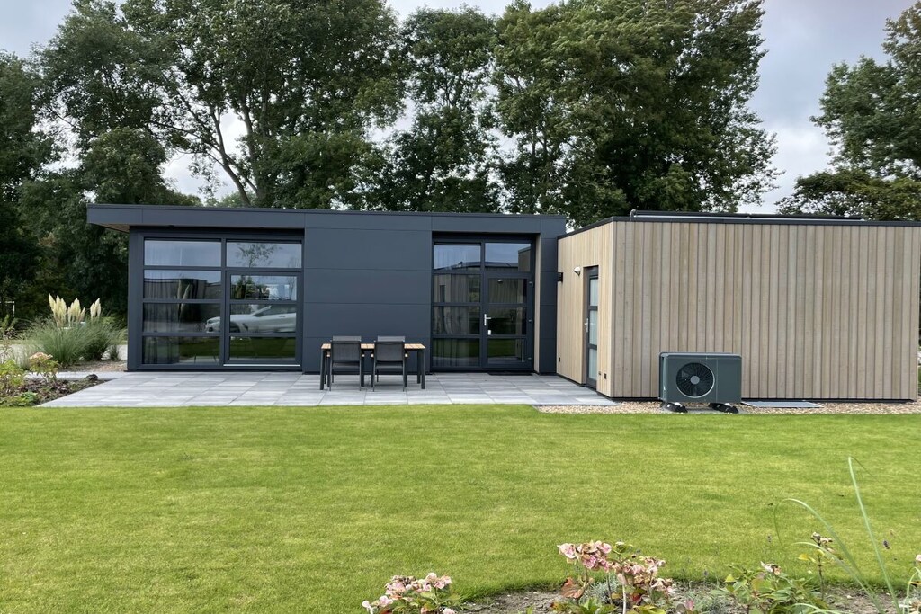 Sunrise with show kitchen on the IJsselmeer