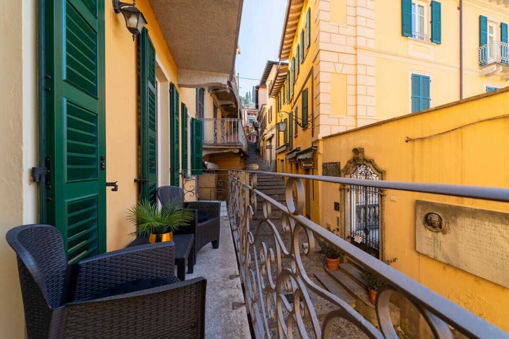 513458
