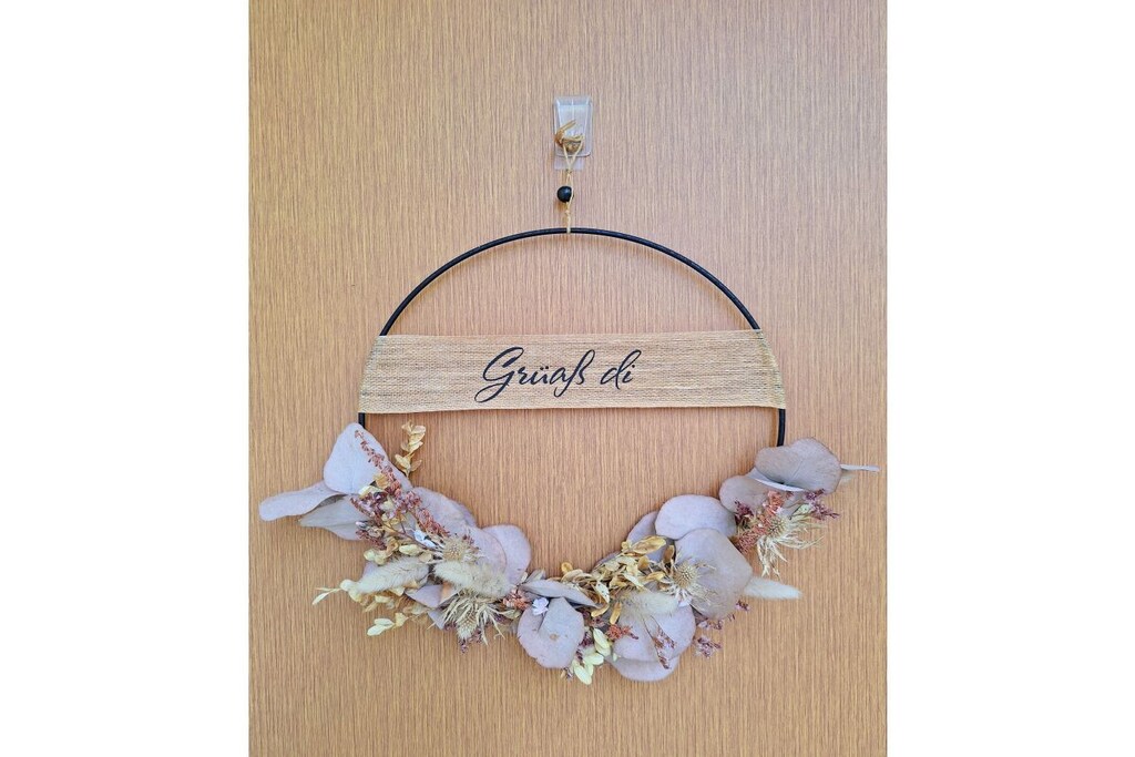 Enjoy the peace and nature at 1040 m above Schruns in BartholomÃ¤berg.
Your spacious apartment with its own entrance is on the first floor of our two-family house in the middle of the countryside.
The living room has a comfortable sofa with satellite TV, a generously equipped kitchen with dishwasher and coffee machine. From the dining area you can access the furnished balcony/terrace facing south with a fantastic view of the surrounding mountains.

Two newly renovated bedrooms with double beds (one of them with a washbasin and direct access to the balcony) offer you a restful sleep, as well as a bathroom with shower/toilet and hairdryer.
Wi-Fi, bed linen and towels included.
Parking space in front of the house