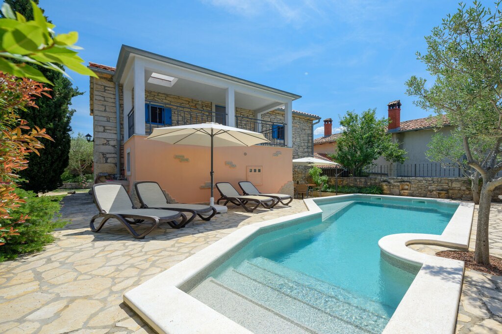 Holiday home in Radici with swimming pool