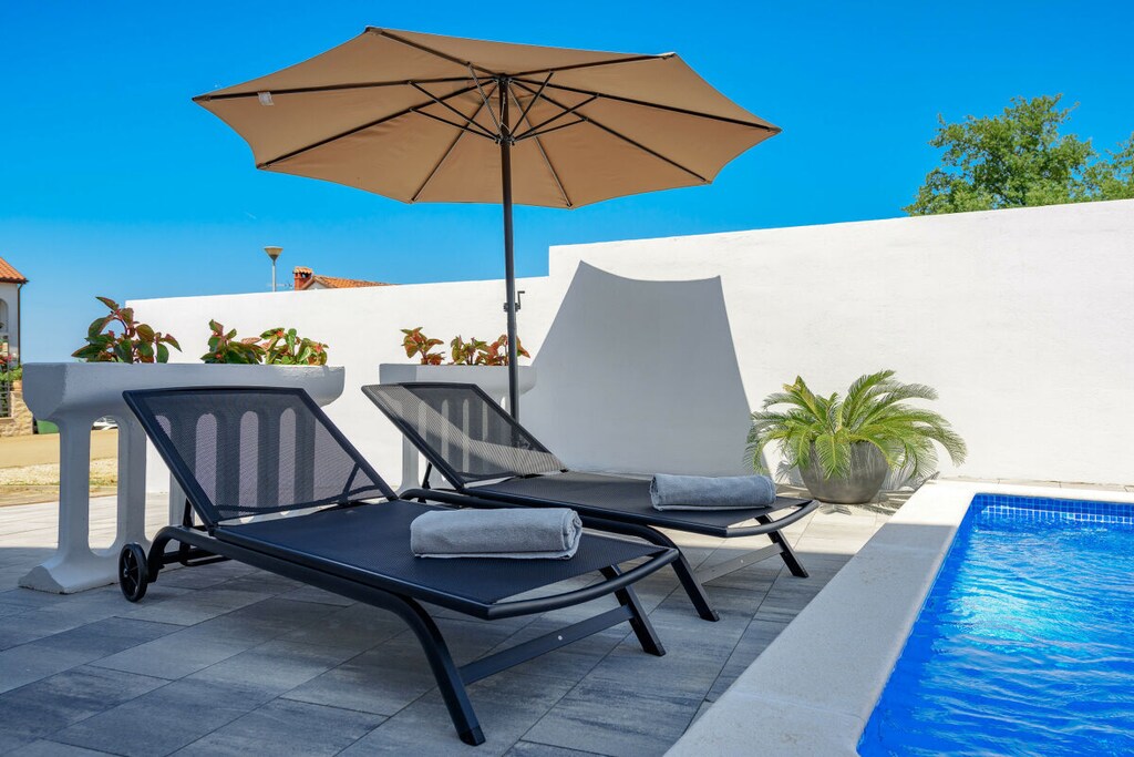 Holiday apartment in Kukci with swimming pool