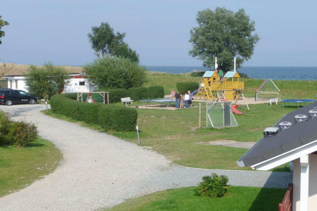57952