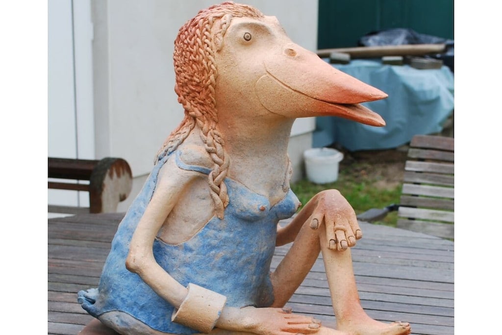 384282