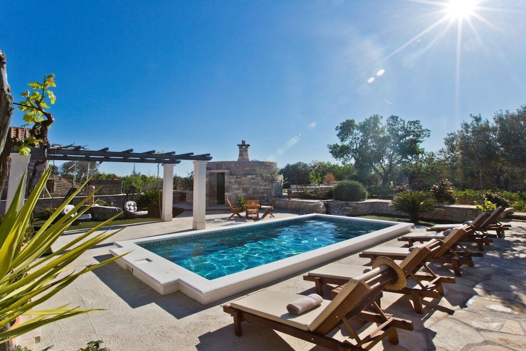 Vakantiehuis met zwembad in Bogomolje (Kroatië) voor 8 personen