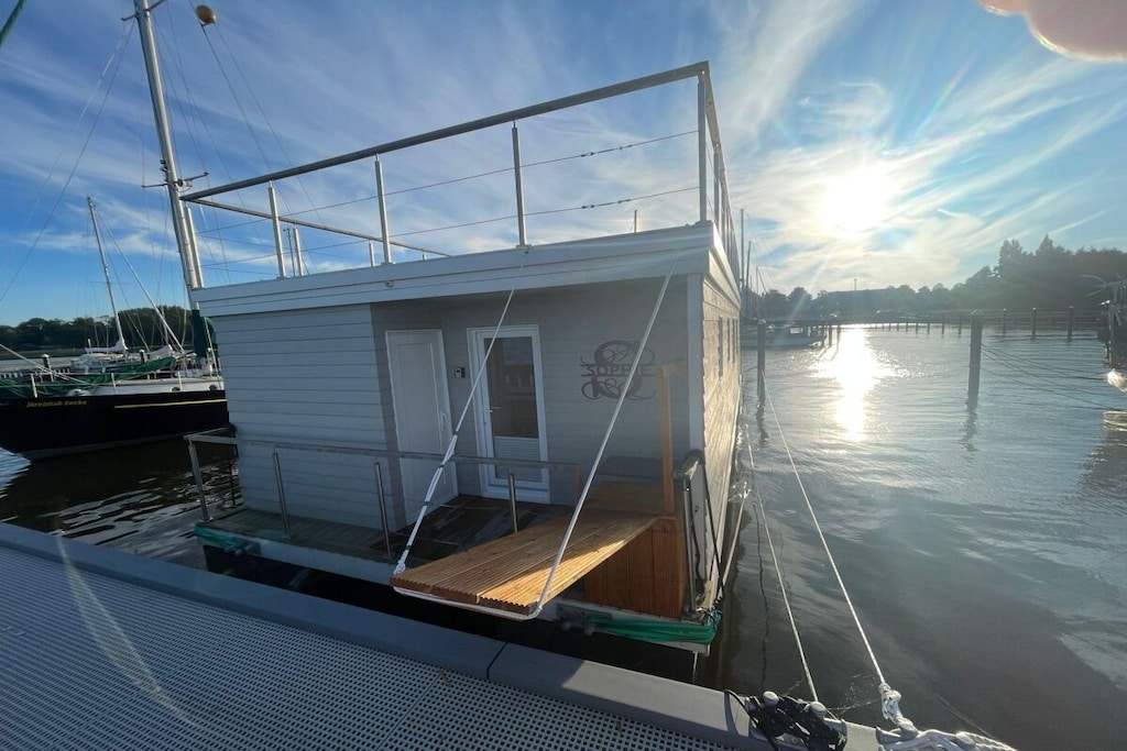 Houseboat in Stralsund with swimming pool