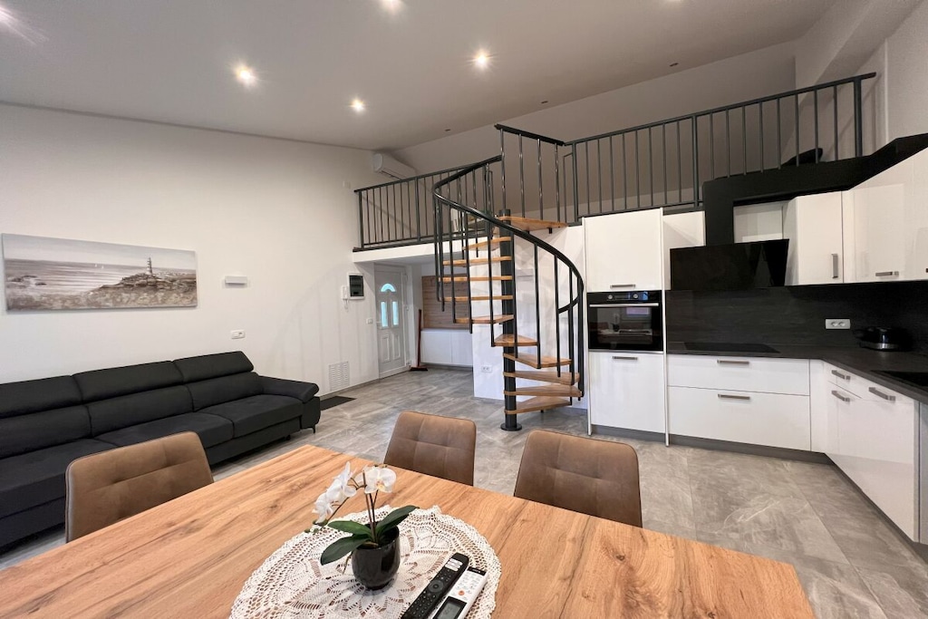 577025-Nicht zugeordnet