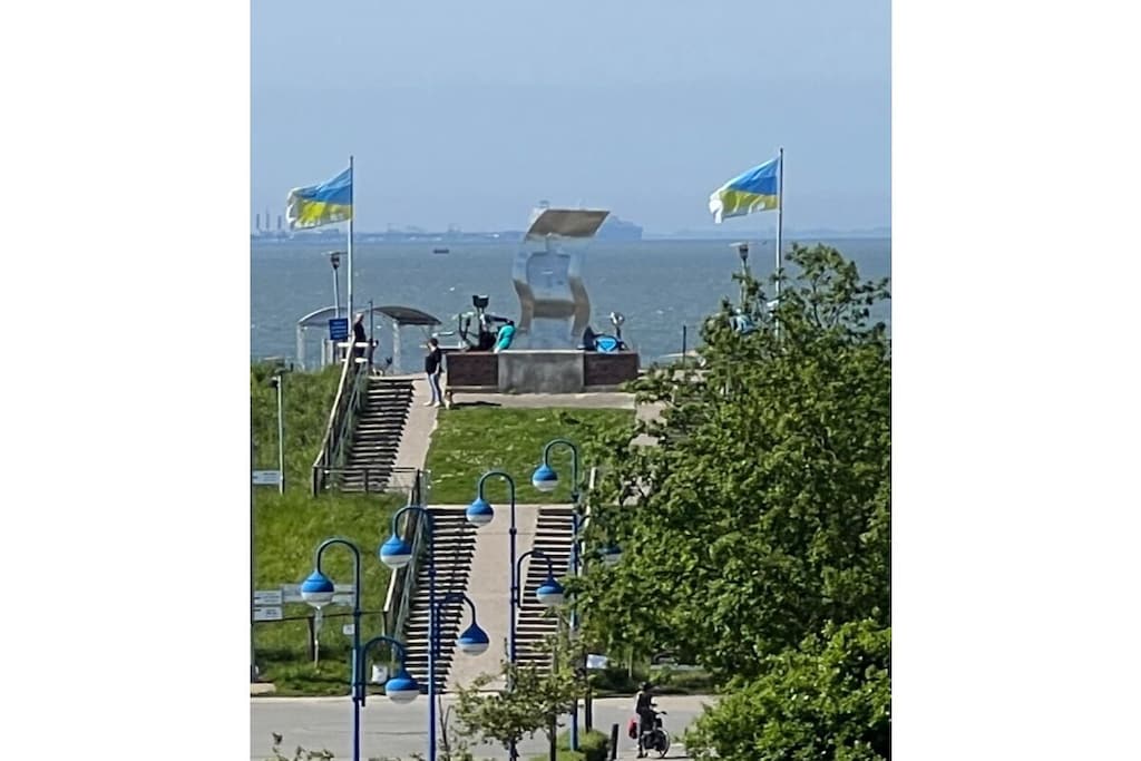 220708
