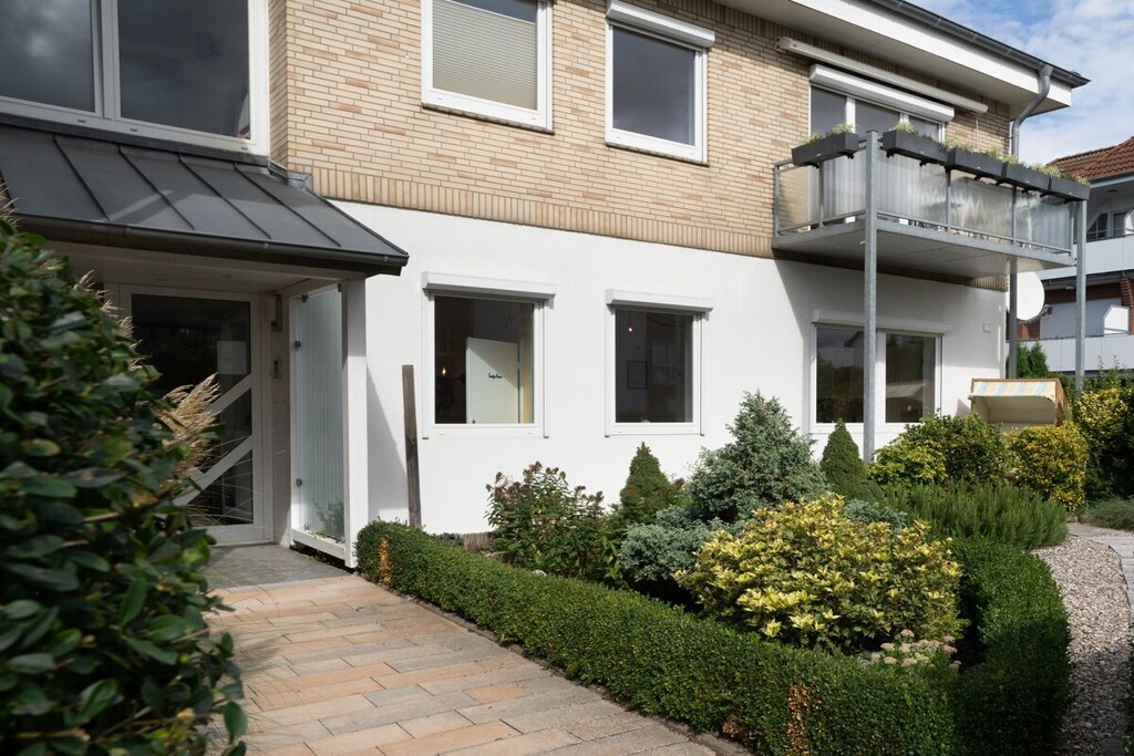 Ground floor: (hallway(Mirror, Wardrobe Coatrack), Living/diningroom(double sofa bed, TV, dining table), bedroom(Wardrobe, double bed, TV), bathroom(Mirror, toilet, shower, washbasin))\n\nHot Water, Internet Access DSL, Vacuum Cleaner, Kitchen(Egg Cooker, Mixer, dining table, hob, electric kettle, cooker, oven, grill, dishwasher, fridge, freezer, dishes and cutlery), Internet access, Internet access, terrace(Beach, garden furniture), ironing board, iron, drying cabinet