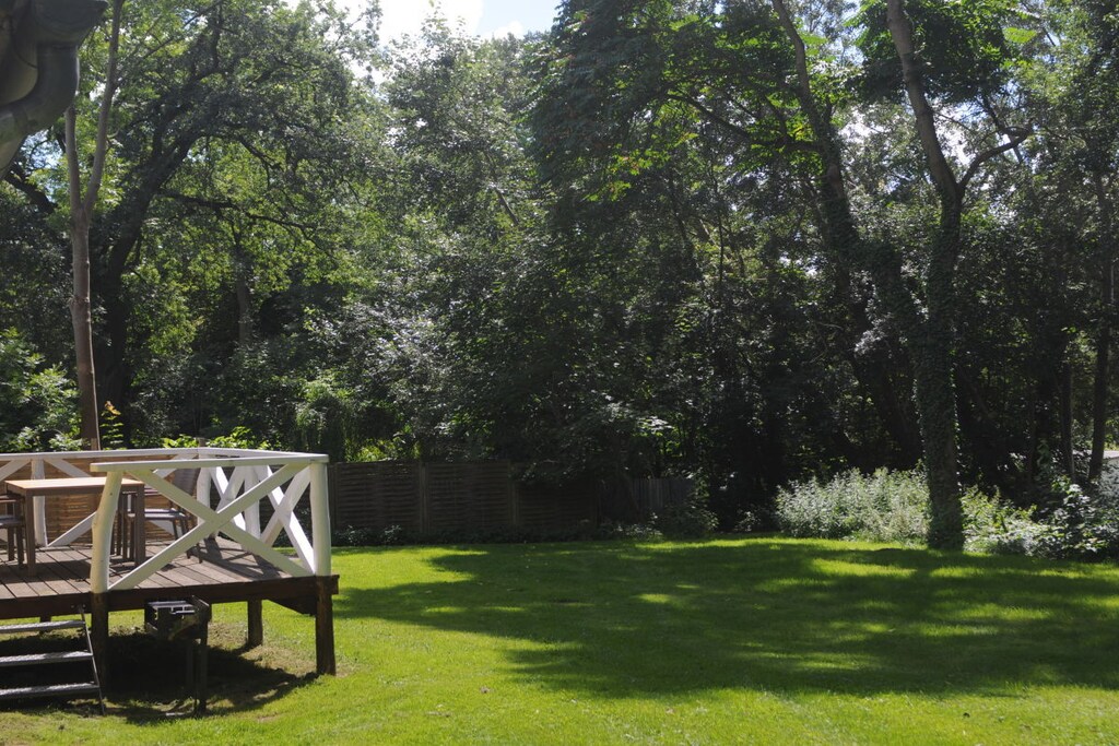 Ground floor: (Kitchen(Mixer, Tea Towels, stove, cooker, coffee machine, oven, dishwasher, fridge, dishes and cutlery), bedroom(Bed Linen, Wardrobe, single bed, single fold-away bed, double bed), bathroom(Mirror, bath tub, shower, washbasin, toilet))\n\nHot Water, Internet Access DSL, Living/diningroom(Sofa, single sofa bed, TV, dining table, fireplace, radio, CD player), Internet access, washing machine, heating, garden(Barbecue center, Lawn, fireplace, grill, garden furniture, sun loungers), garden(Barbecue center, fireplace, grill, garden furniture, sun loungers, sand pit, Swing set), parking, ironing board, iron, drying cabinet