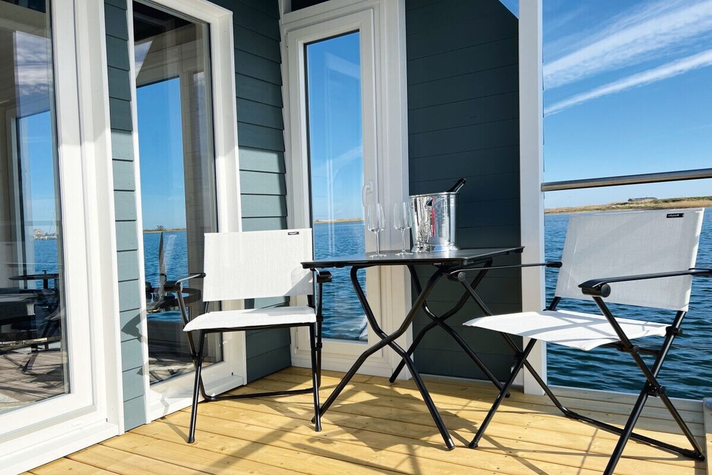 Houseboat STERN V