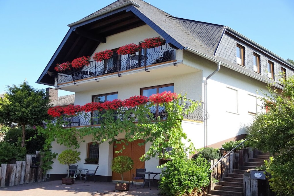 2 Weinhaus Marmann