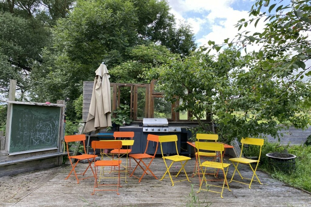 2 with large garden, playground and pool