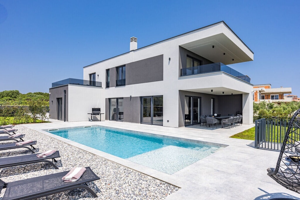 Villa in Medulin with swimming pool
