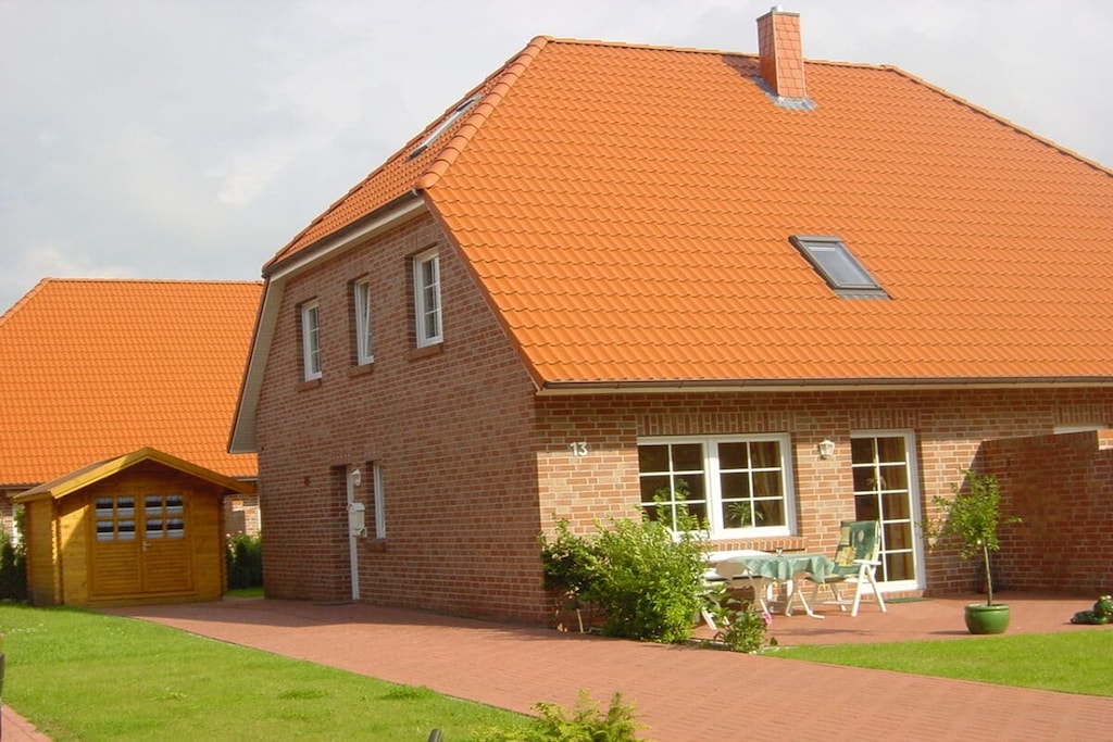 374390