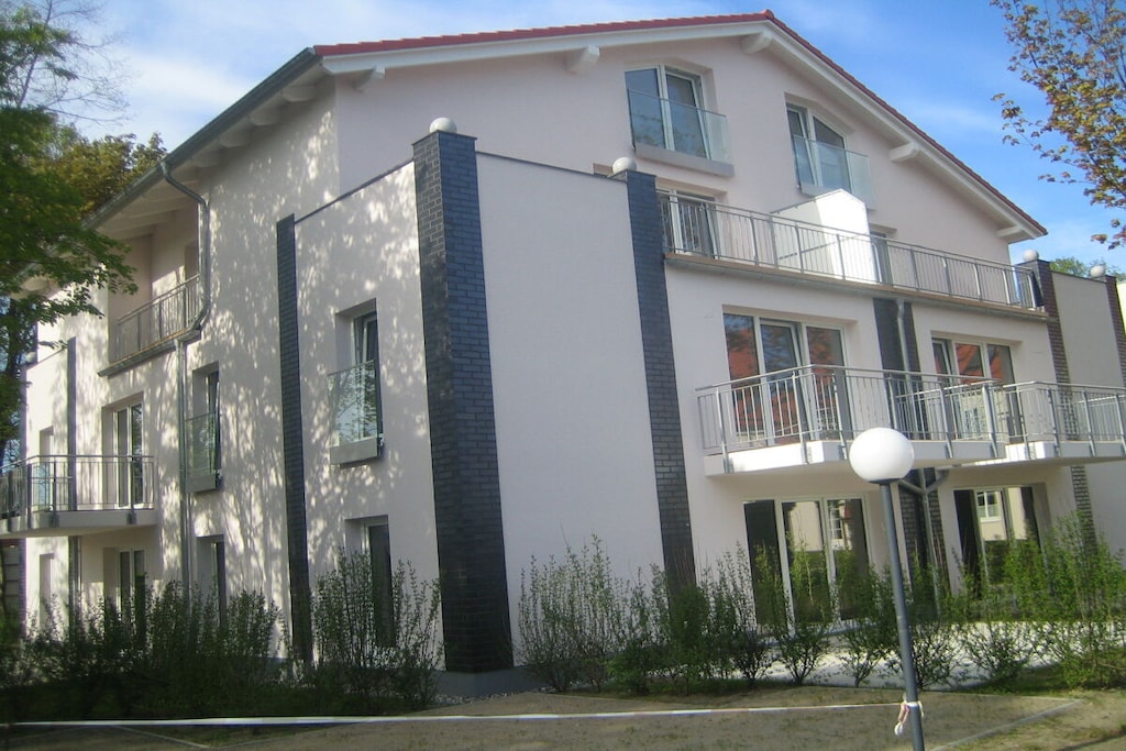 313563