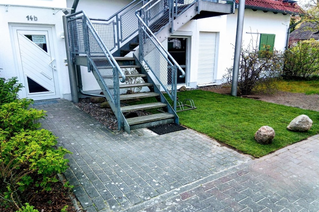 243549