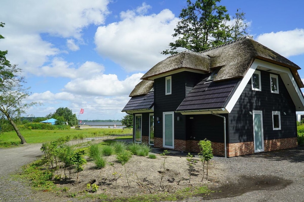 781412