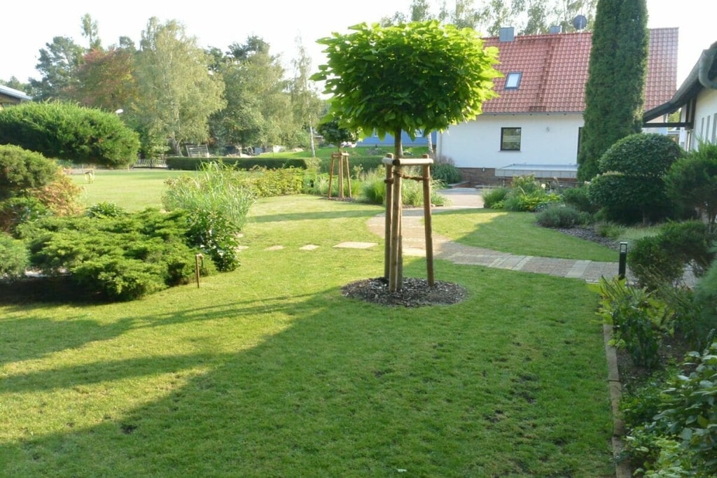 108977