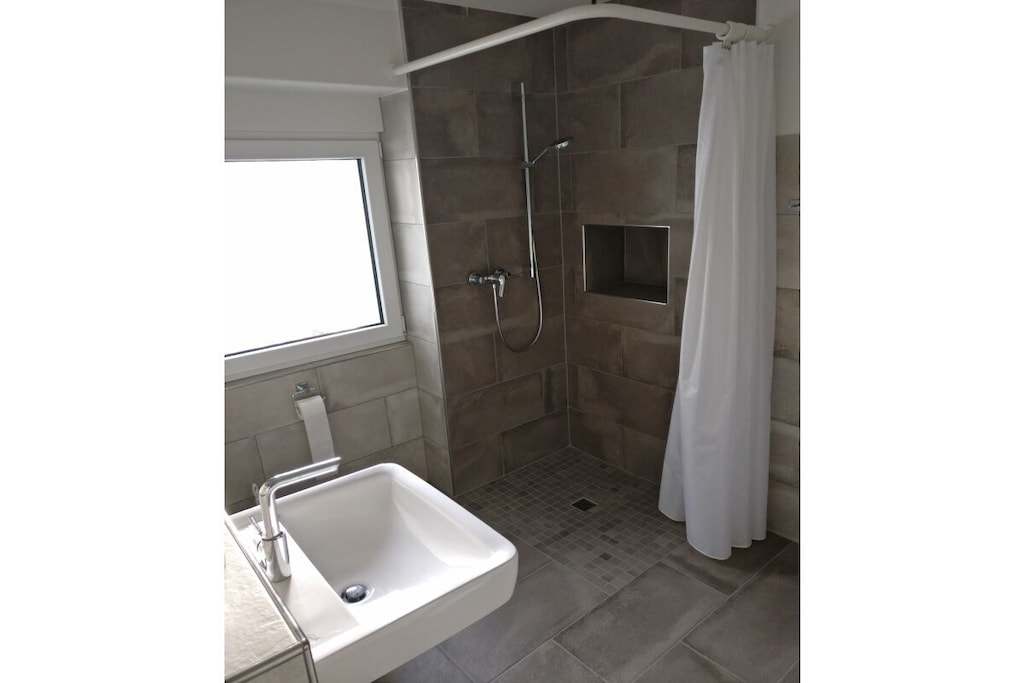 208300 - Untagged
