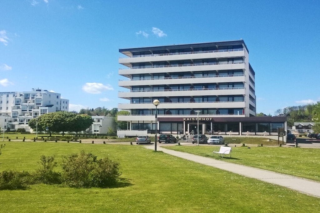 187902