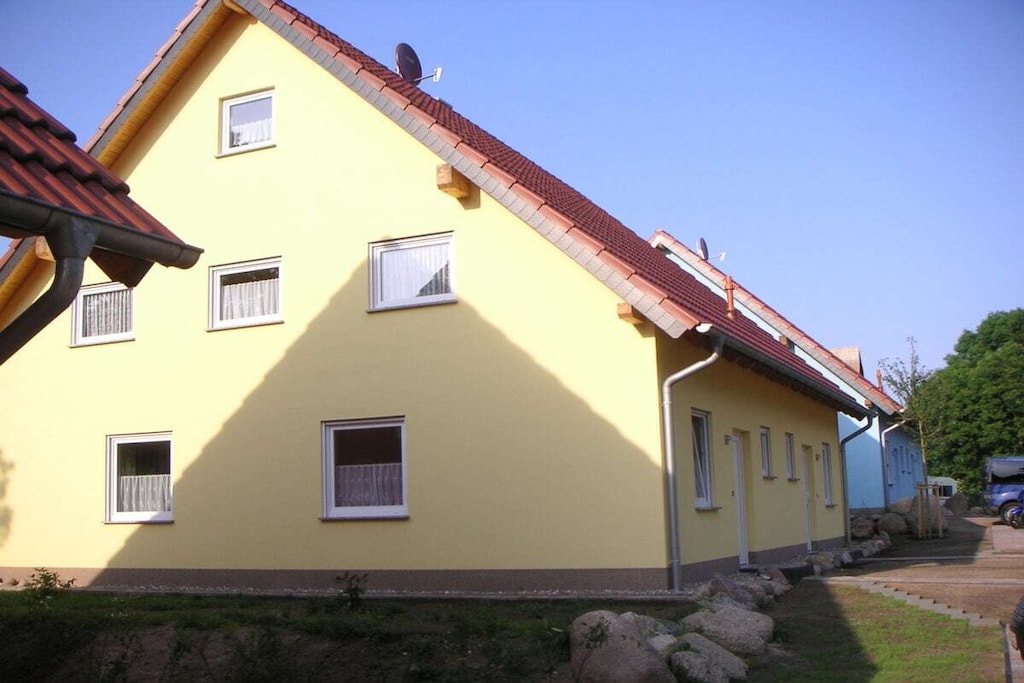 245725