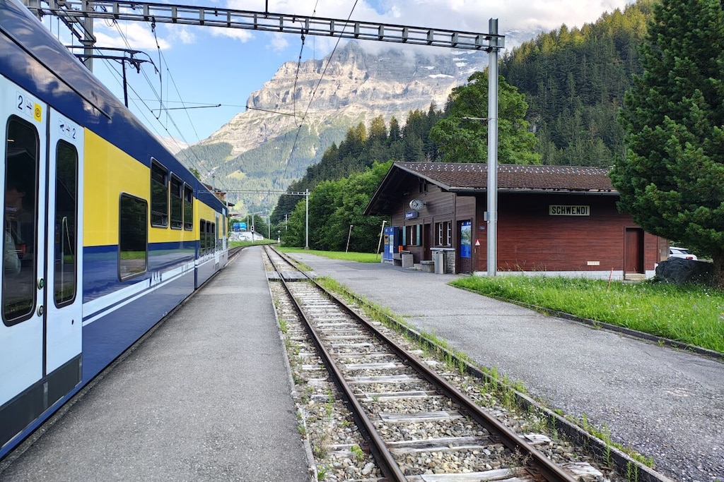 764608
