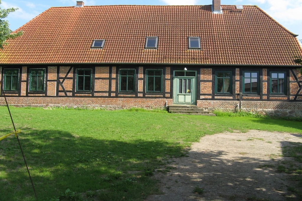 182560