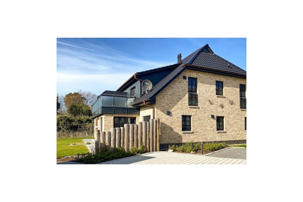 806303