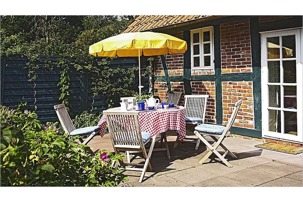 27847