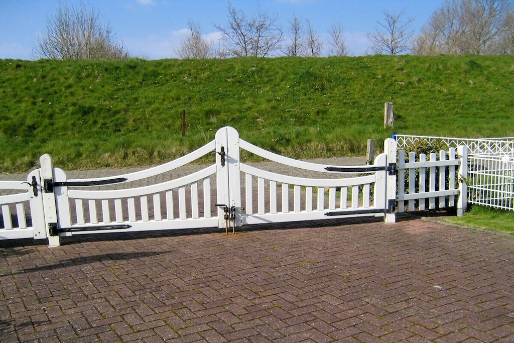 54433