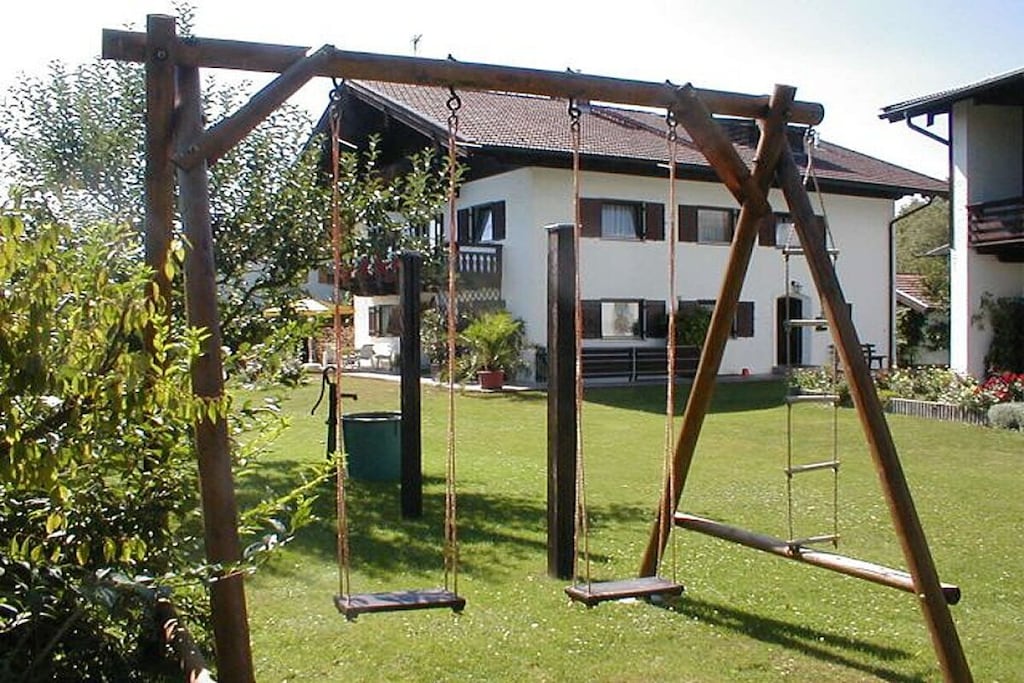 26894