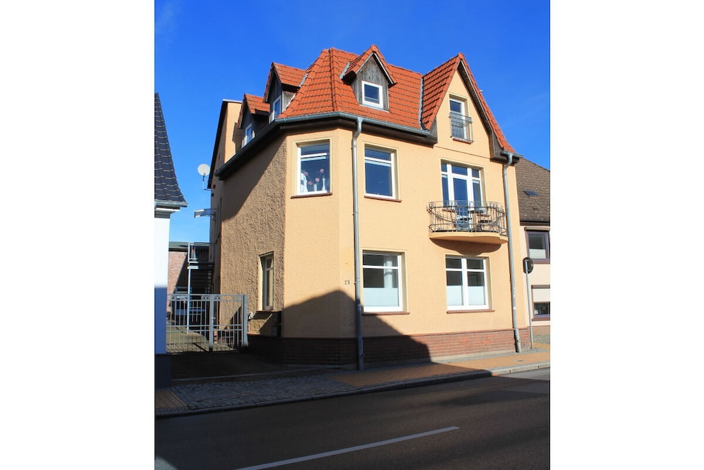 483045