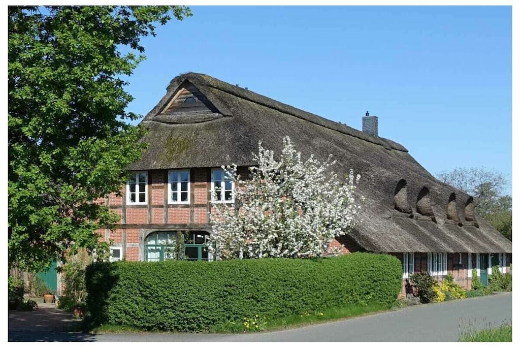 8022