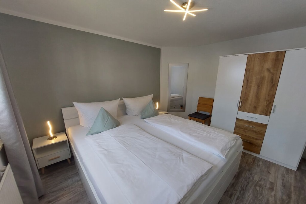 476319