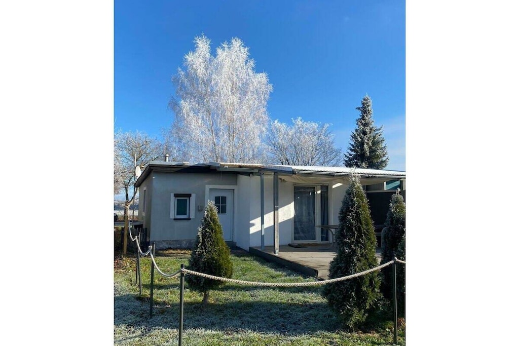 784403