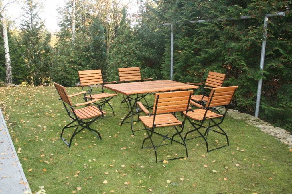 218308