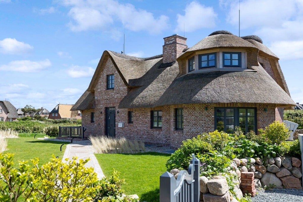138326