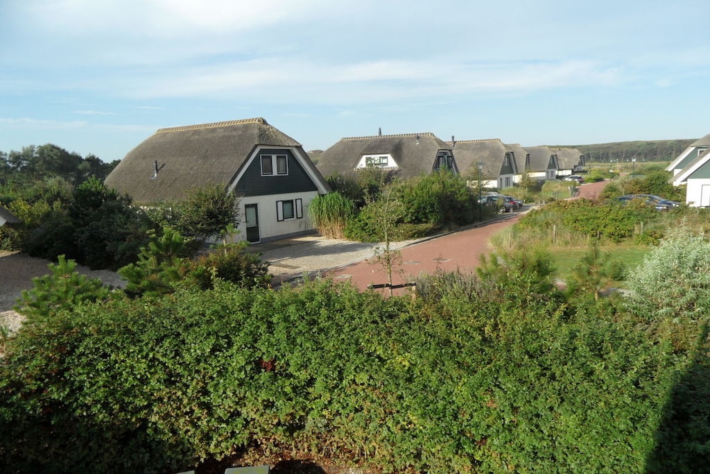 11056