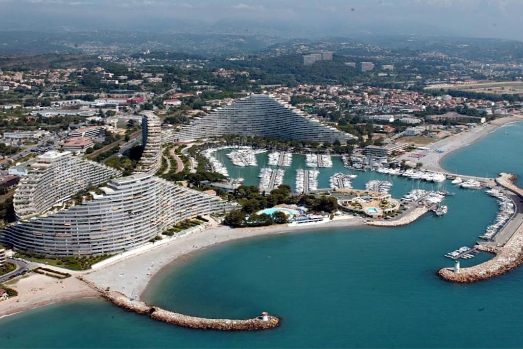 268909