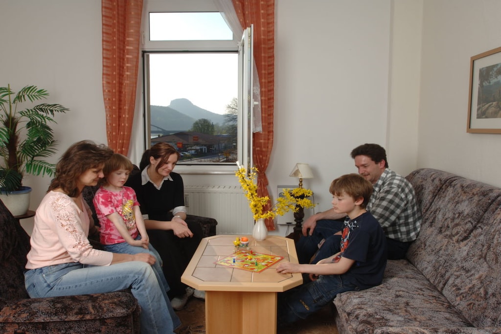 265806