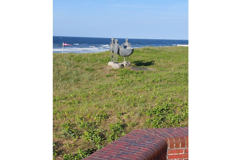 115048