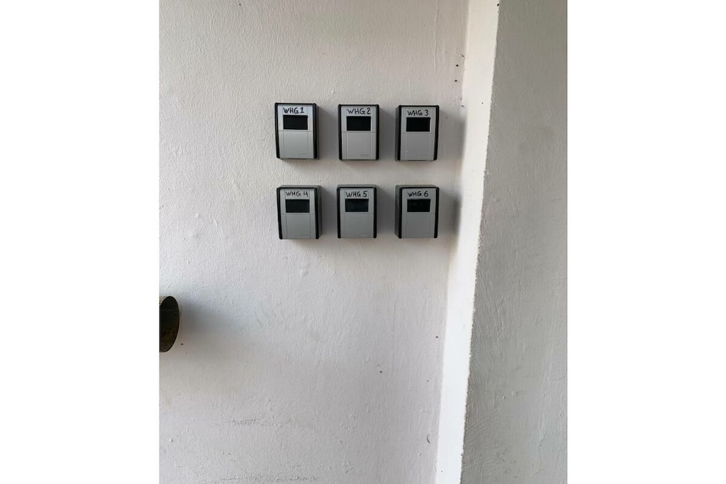 483799