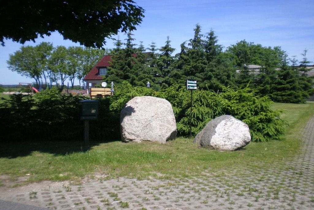 61716
